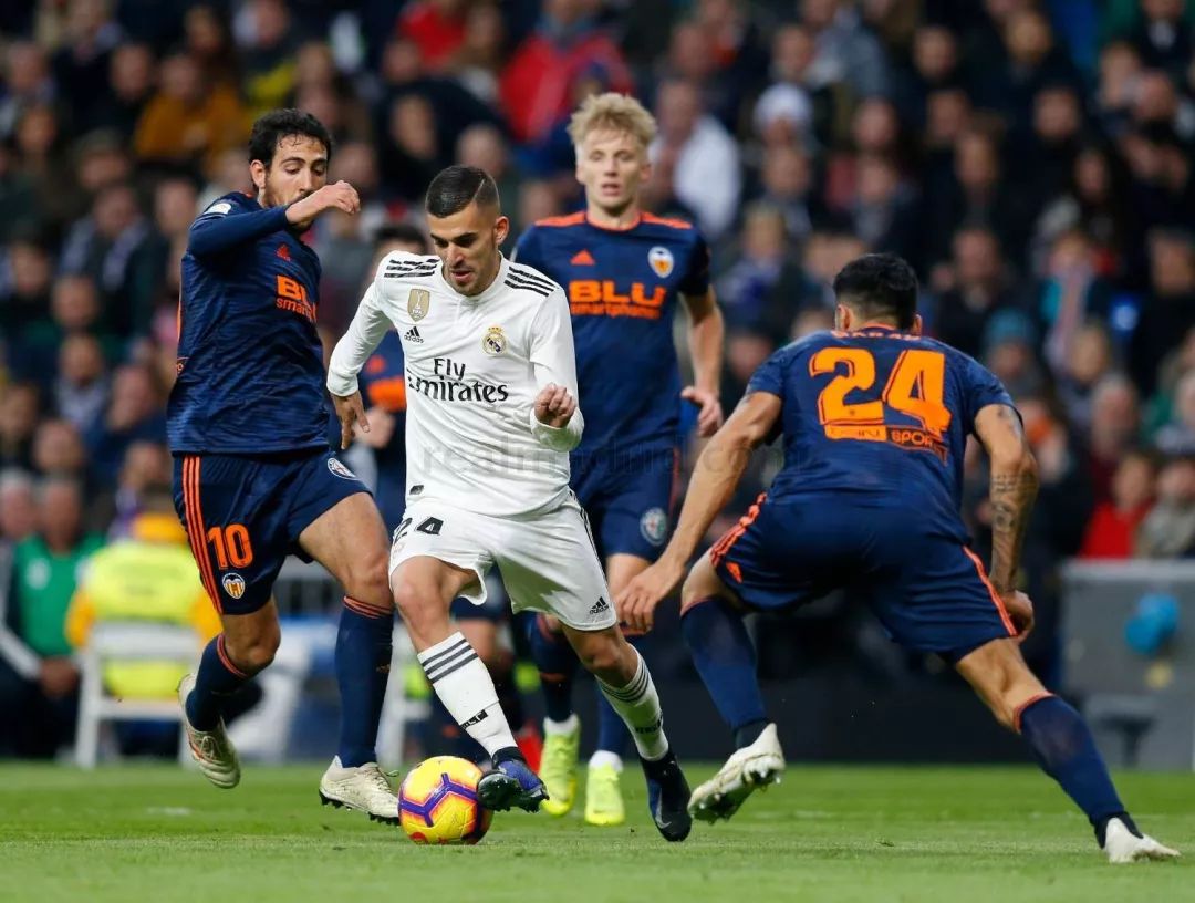 开云体育官网-包含摔跤公开赛，祁连铁骑队与岭北海豚队强势反弹，体能对抗拉满！高压逼抢成功的词条