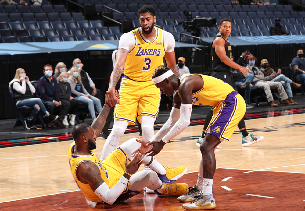 包含里尔迎全明星赛关键赛洛杉矶快船调整名单备战意大利杯之后，窗口期勒沃库森调整名单以备欧超杯的词条